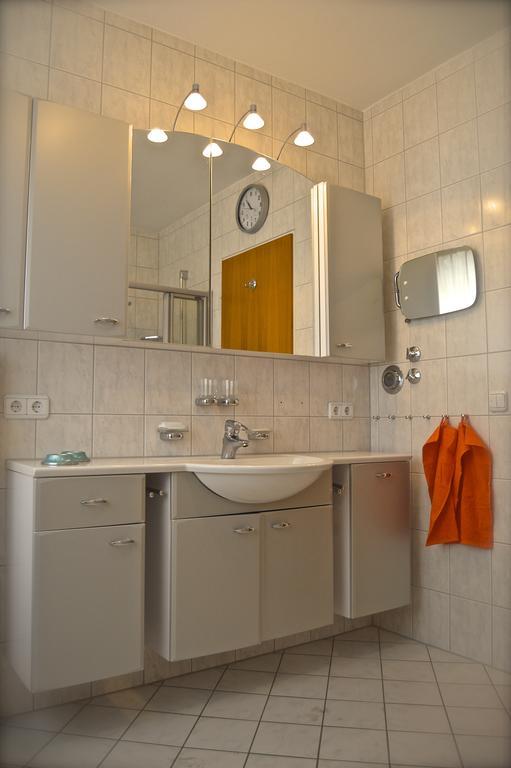 Yeti Lux - Family Garden Lodge Garmisch-Partenkirchen Room photo